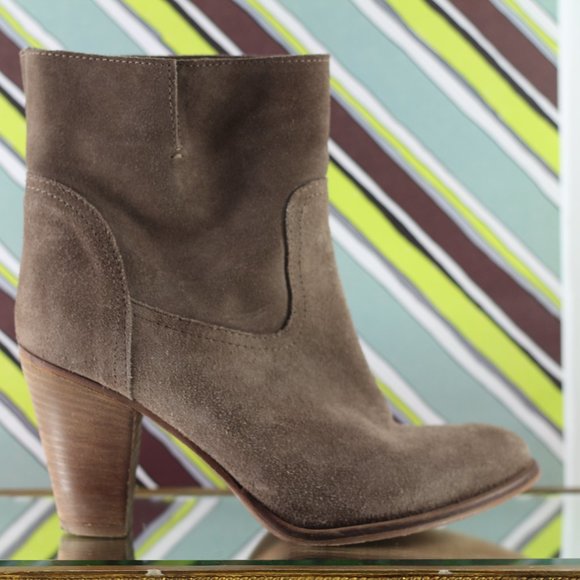 Carla Pitti Suede Leather Ankle Boots - Picture 6 of 16